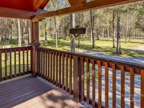 Exterior - 22 Miners Ct, Cascade, ID 83611 photo 3 of 5
