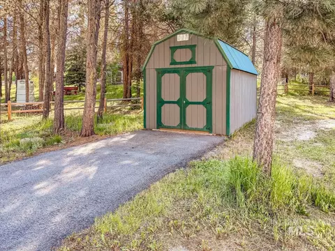Exterior - 22 Miners Ct, Cascade, ID 83611 photo 2 of 5
