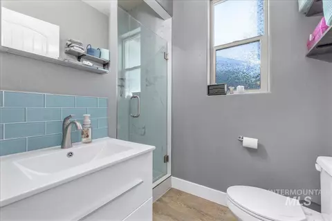Bath - 4147 W Cardon St, Eagle, ID 83616 photo 1 of 3