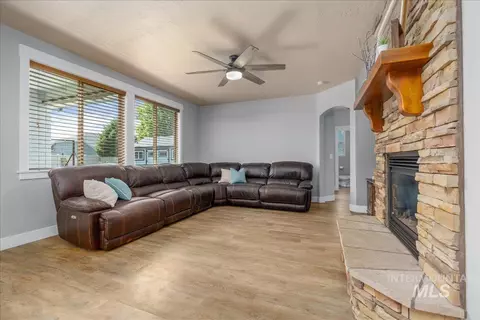 Living - 4147 W Cardon St, Eagle, ID 83616 photo 1 of 1