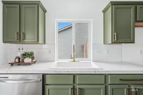 5512 Crimson Ave, Caldwell, ID 83607