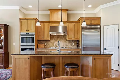 Kitchen - 2387 S Chipper Way, Eagle, ID 83616 photo 3 of 5