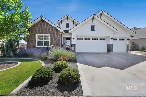 Exterior - 1338 N Sarajevo Ave, Eagle, ID 83616 photo 2 of 10