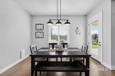 Dining - 1338 N Sarajevo Ave, Eagle, ID 83616 photo 1 of 2