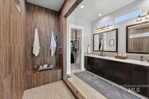 Bath - 1338 N Sarajevo Ave, Eagle, ID 83616 photo 1 of 2