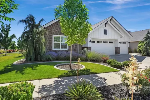Exterior - 1338 N Sarajevo Ave, Eagle, ID 83616 photo 3 of 10