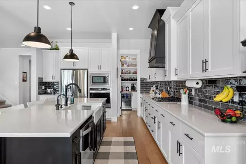 Kitchen - 1338 N Sarajevo Ave, Eagle, ID 83616 photo 2 of 3