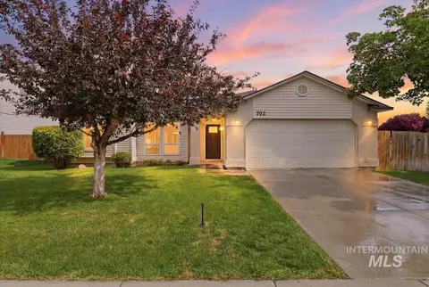 702 W Crimson Loop, Nampa, ID 83686
