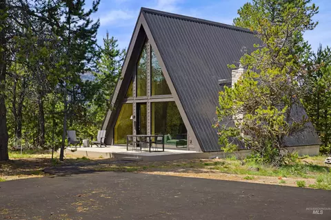 152 Forest Pl, Donnelly, ID 83615