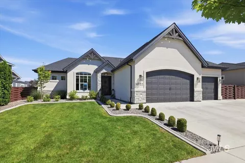 4522 W Sugar Tree Dr, Meridian, ID 83646