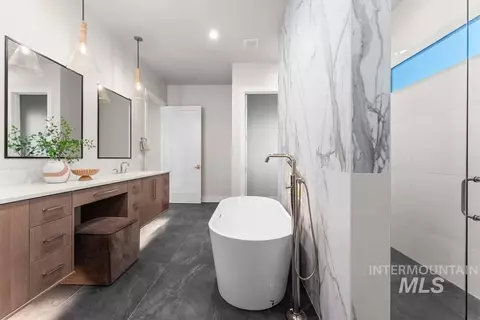 Bath - 4061 W Strant Dr, Eagle, ID 83616 photo 3 of 7