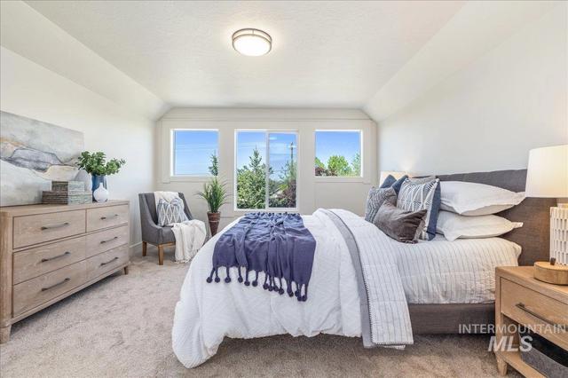 1225 N Meadowglen Ave, Meridian, ID 83642