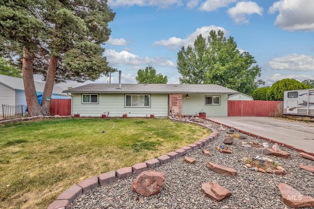 283 NW 6th St, Ontario, OR 97914