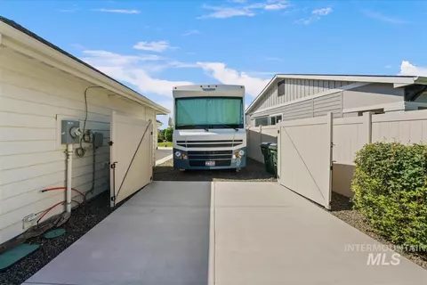 1301 E Timber Trail Dr, Kuna, ID 83634 photo 3