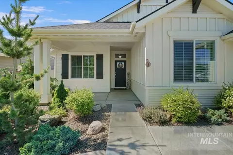 1301 E Timber Trail Dr, Kuna, ID 83634 photo 2
