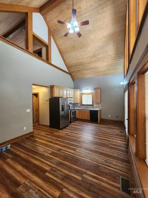 705 E Riverview Cir, Pine, ID 83647 photo 10