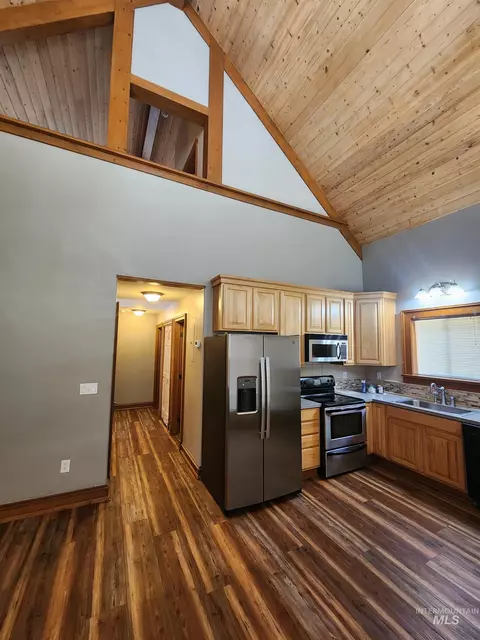 705 E Riverview Cir, Pine, ID 83647 photo 2