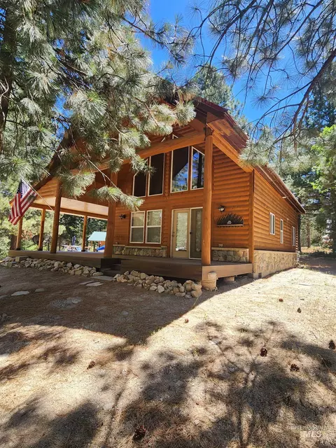 705 E Riverview Cir, Pine, ID 83647 photo 1
