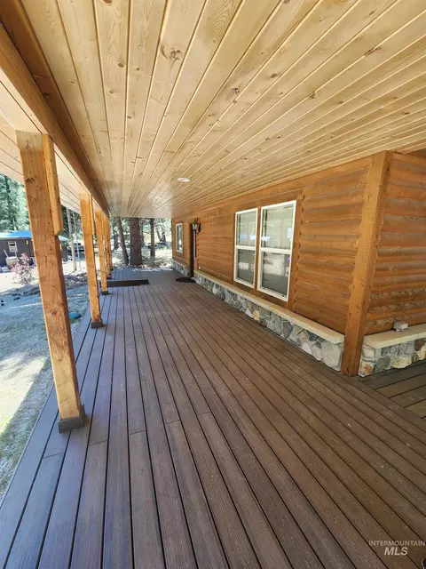 705 E Riverview Cir, Pine, ID 83647 photo 11