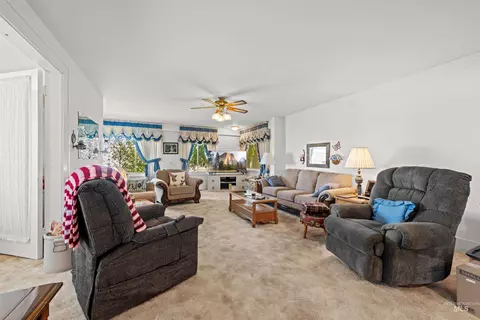 Living - 25565 Simplot Blvd, Wilder, ID 83676 photo 2 of 2
