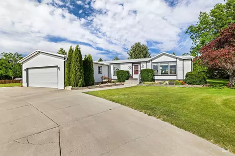 1001 Applewood Dr, Buhl, ID 83316