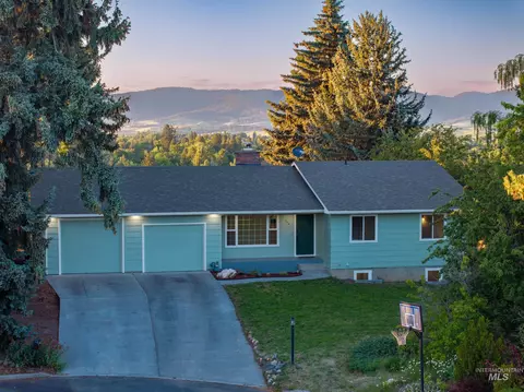 114 Arrow, Moscow, ID 83843