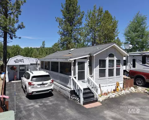 30 A St, Cascade, ID 83611