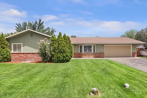 2557 9th Ave E, Twin Falls, ID 83301