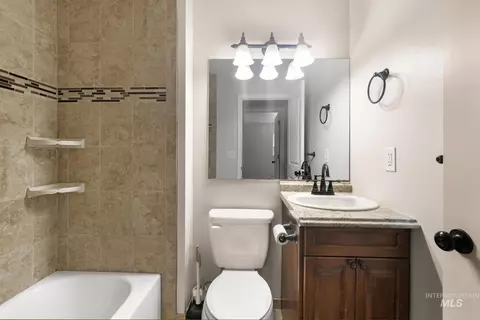 Bath - 2557 9th Ave E, Twin Falls, ID 83301 photo 3 of 3