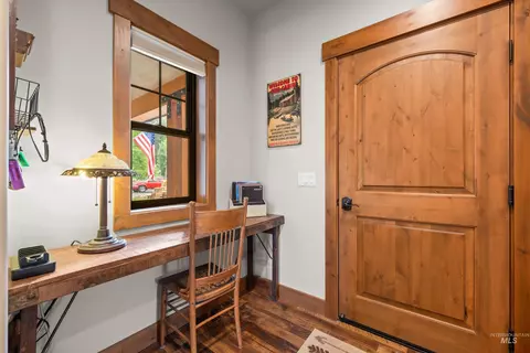 Entry Way - 1477 Dragonfly Loop, Mccall, ID 83638 photo 2 of 4