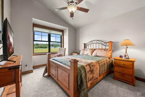 Bedroom - 1477 Dragonfly Loop, Mccall, ID 83638 photo 6 of 6