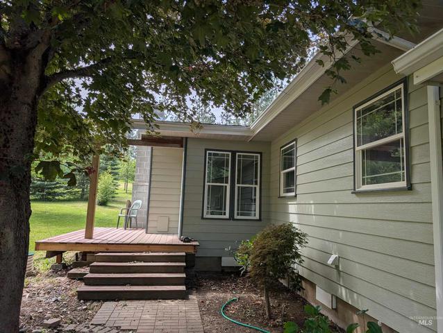 151 Schilltop Dr, Kamiah, ID 83536