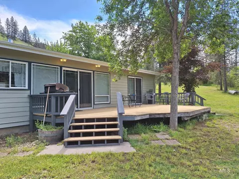 151 Schilltop Dr, Kamiah, ID 83536