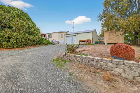 1042 Bridger Ln, Clarkston, WA 99403