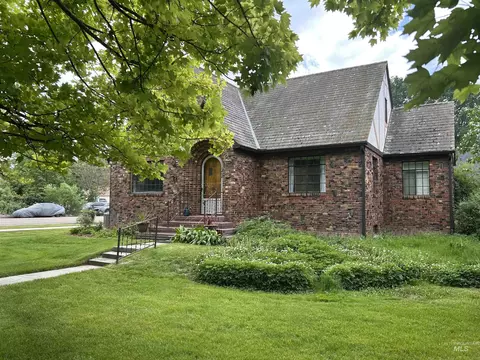 1424 Dearborn St, Caldwell, ID 83605