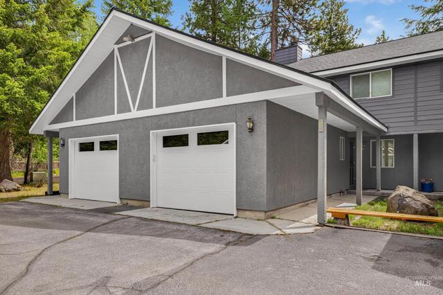 812 Carico Ct #B2, Mccall, ID 83638