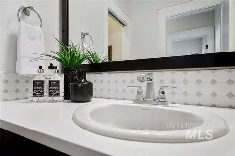 Bath - 5125 W May Jay Dr #CYPRESS, Eagle, ID 83616 photo 6 of 6