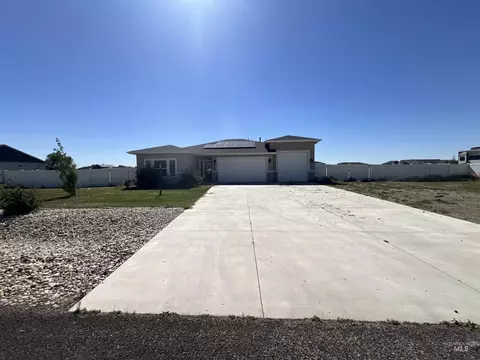 4535 Purple Sage Cir, Mountain Home, ID 83647