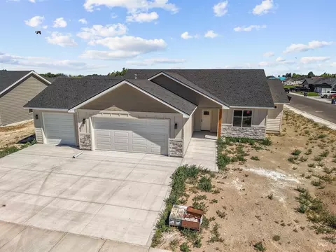 1504 Belle Dr, Rupert, ID 83350