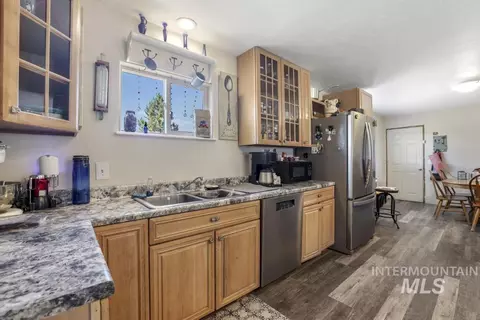 Kitchen - 646 2nd Ave E, Wendell, ID 83355 photo 3 of 3
