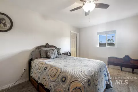 Bedroom - 646 2nd Ave E, Wendell, ID 83355 photo 2 of 4