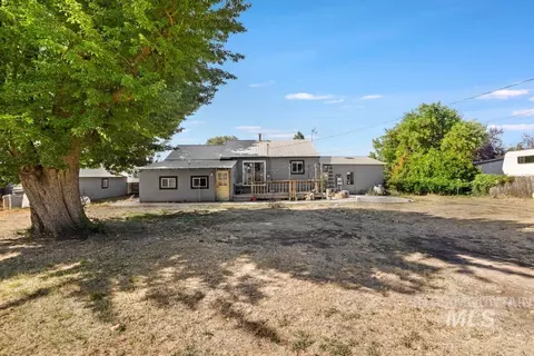 Exterior - 646 2nd Ave E, Wendell, ID 83355 photo 3 of 10