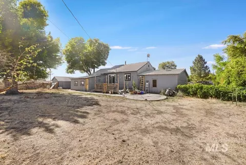 Exterior - 646 2nd Ave E, Wendell, ID 83355 photo 5 of 10