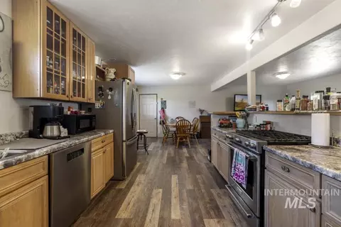 Kitchen - 646 2nd Ave E, Wendell, ID 83355 photo 2 of 3