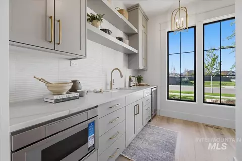 Kitchen - 4930 W Braveheart, Eagle, ID 83616 photo 5 of 5