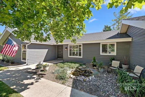 2524 Pascoe Ln, Nampa, ID 83686
