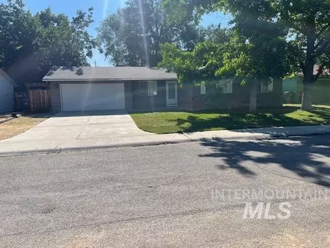 3298 N Clayton Pl, Boise, ID 83704