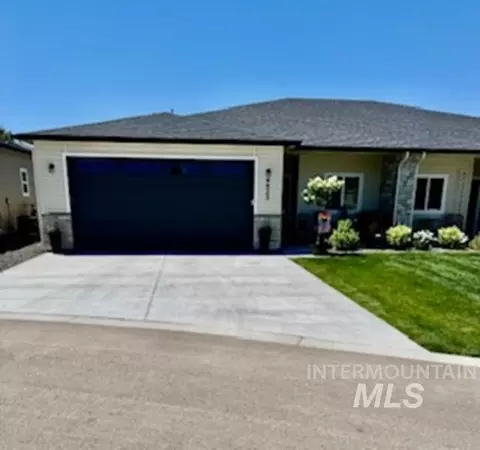 4823 N Selway Falls Ln, Meridian, ID 83646