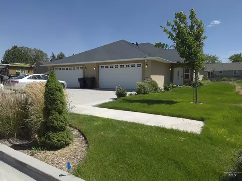 2103 Fort Hall Ave, American Falls, ID 83211