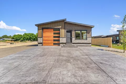 398 W London St, Middleton, ID 83644